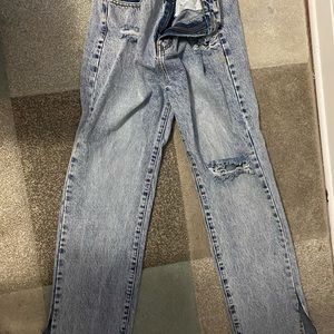Pretty little thing straight leg split hem jean